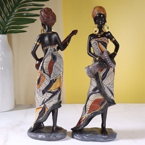 Statuettes femmes noires en pagne joueuses de flûte, guitare ou tam-tam 1